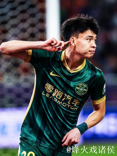 足球报：“王钰栋们”的留洋和中超的新人培养意识